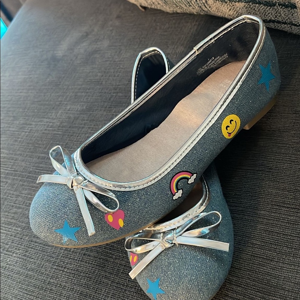 Girls shoes.